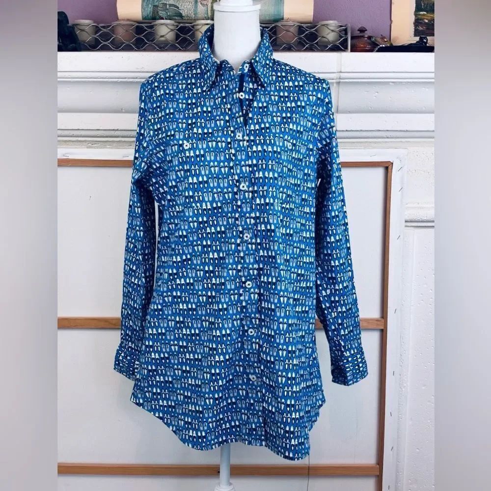 Dizzy Lizzy Tizzie Shoe Print Blue Geometric Button-Up tunic w/4 pockets